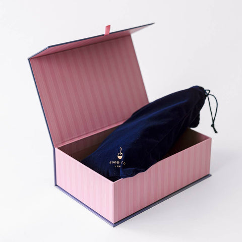 Enchanted Mushroom Cameo 500-Piece Puzzle