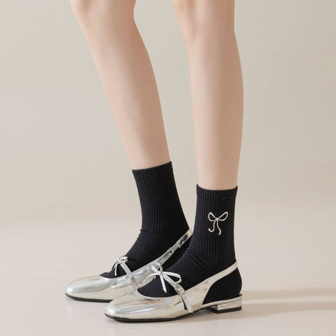 Embroidered Bow Crew Socks