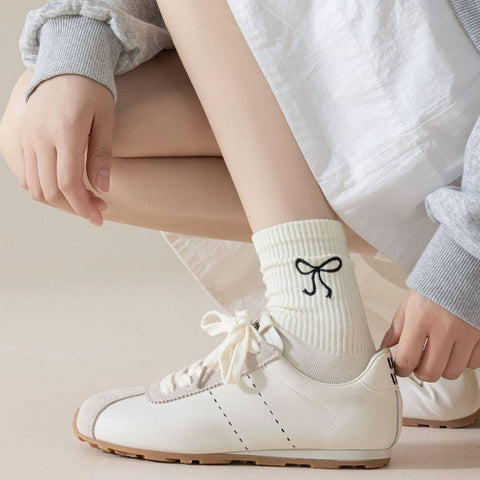 Embroidered Bow Crew Socks