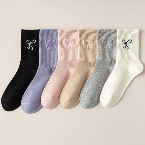Embroidered Bow Crew Socks